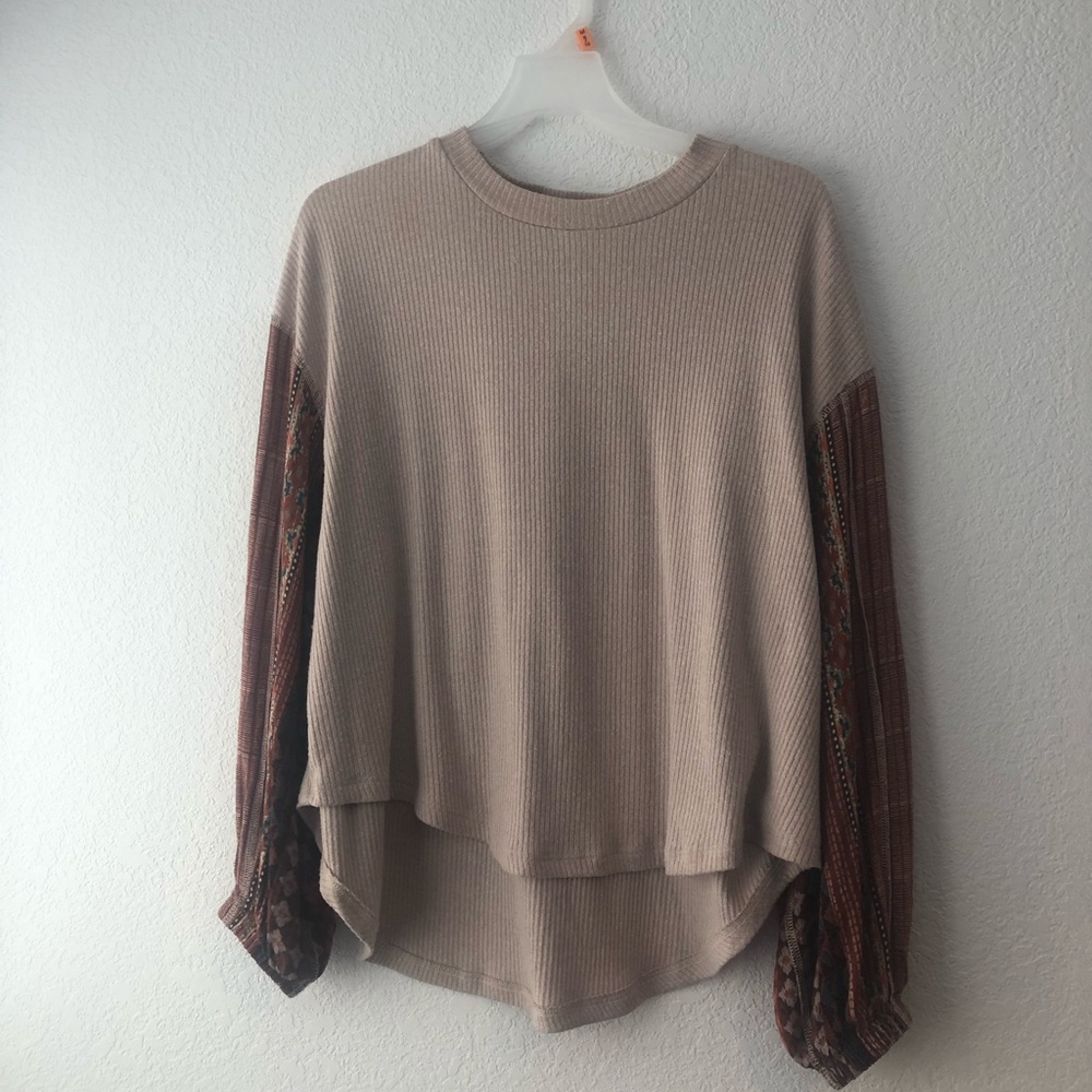 Long Sleeve Sweater/Blouse.